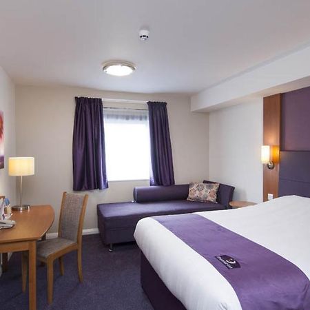 Premier Inn Tonbridge Eksteriør billede