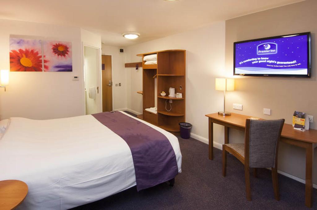 Premier Inn Tonbridge Eksteriør billede