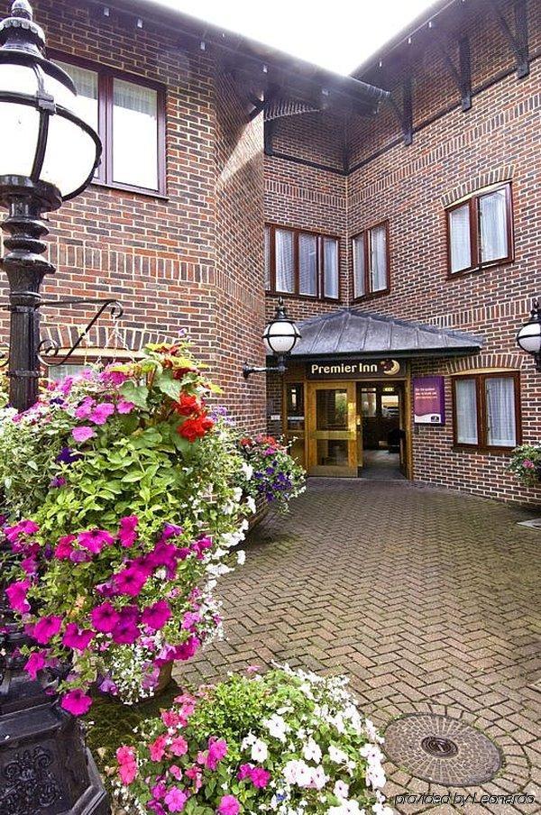 Premier Inn Tonbridge Eksteriør billede