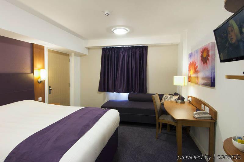 Premier Inn Tonbridge Eksteriør billede
